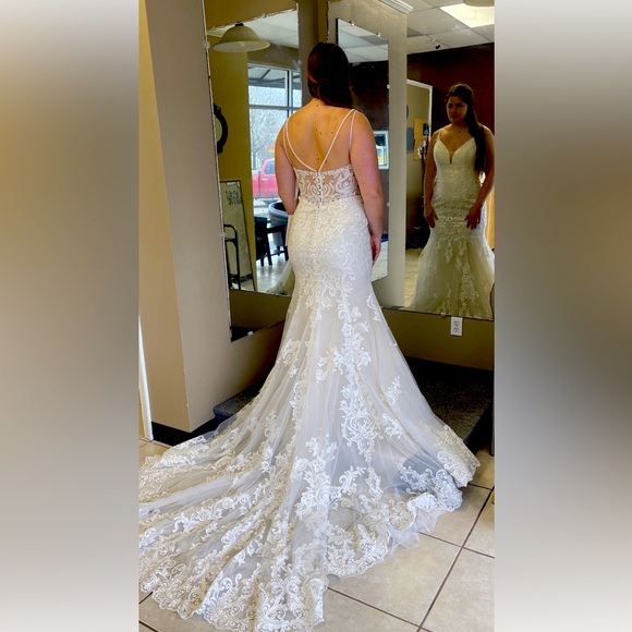 Wedding gown